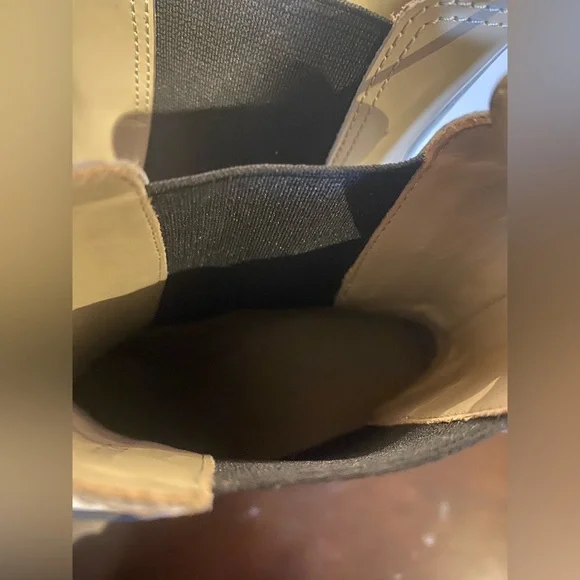 ✨SALEEEE✨ Alexander McQueen Leather Chelsea Block-Heel Booties - Picture 6 of 16